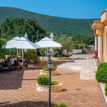 Guest Accommodation Atrium Gulin Lozovac Exteriör bild